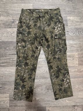 Men's NWOT Camo Cargo Pants